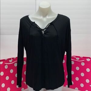 NWT VICTORIA SECRET LONG SLEEVE (run big